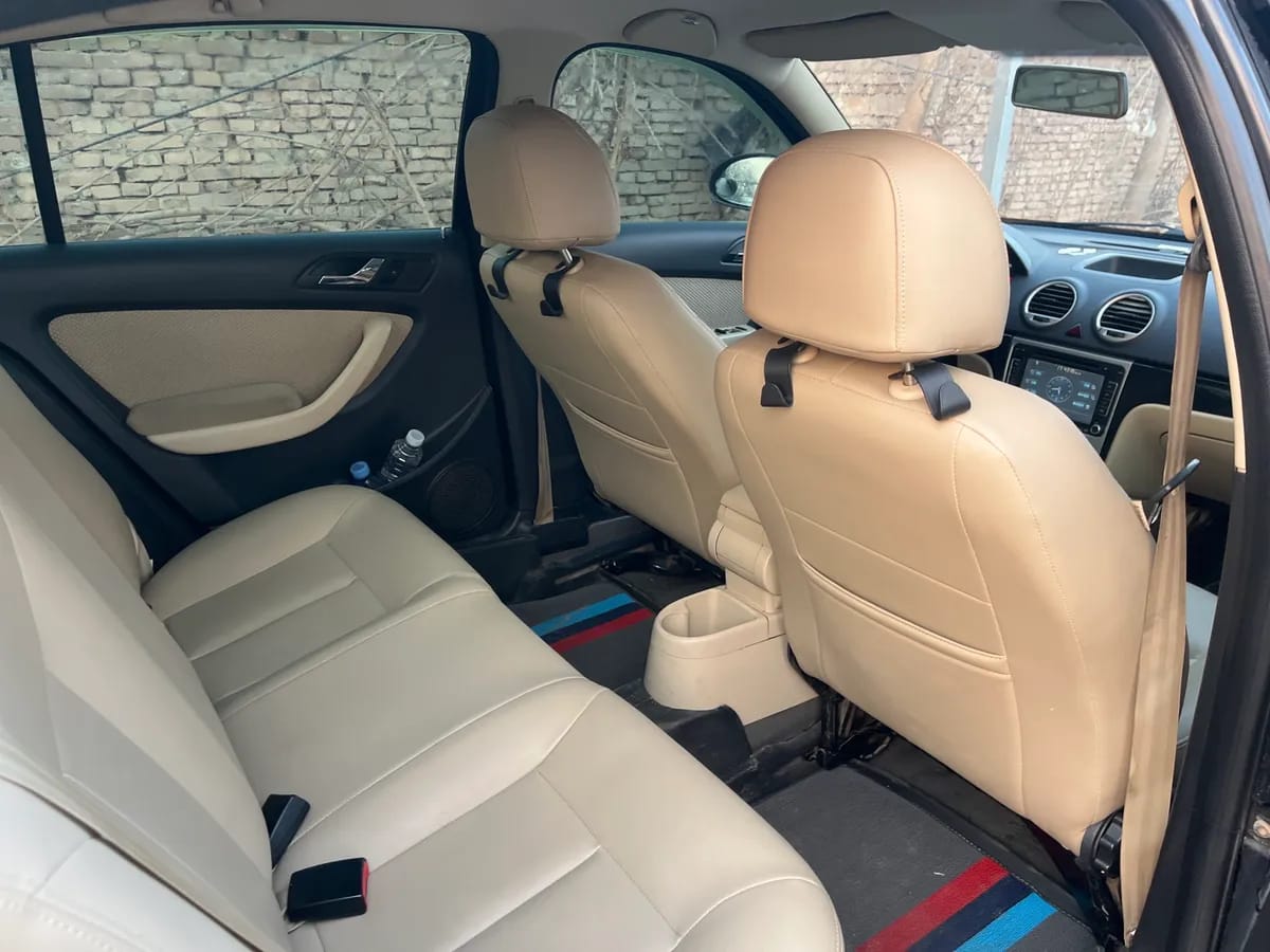 Volkswagen Passat 2011 2