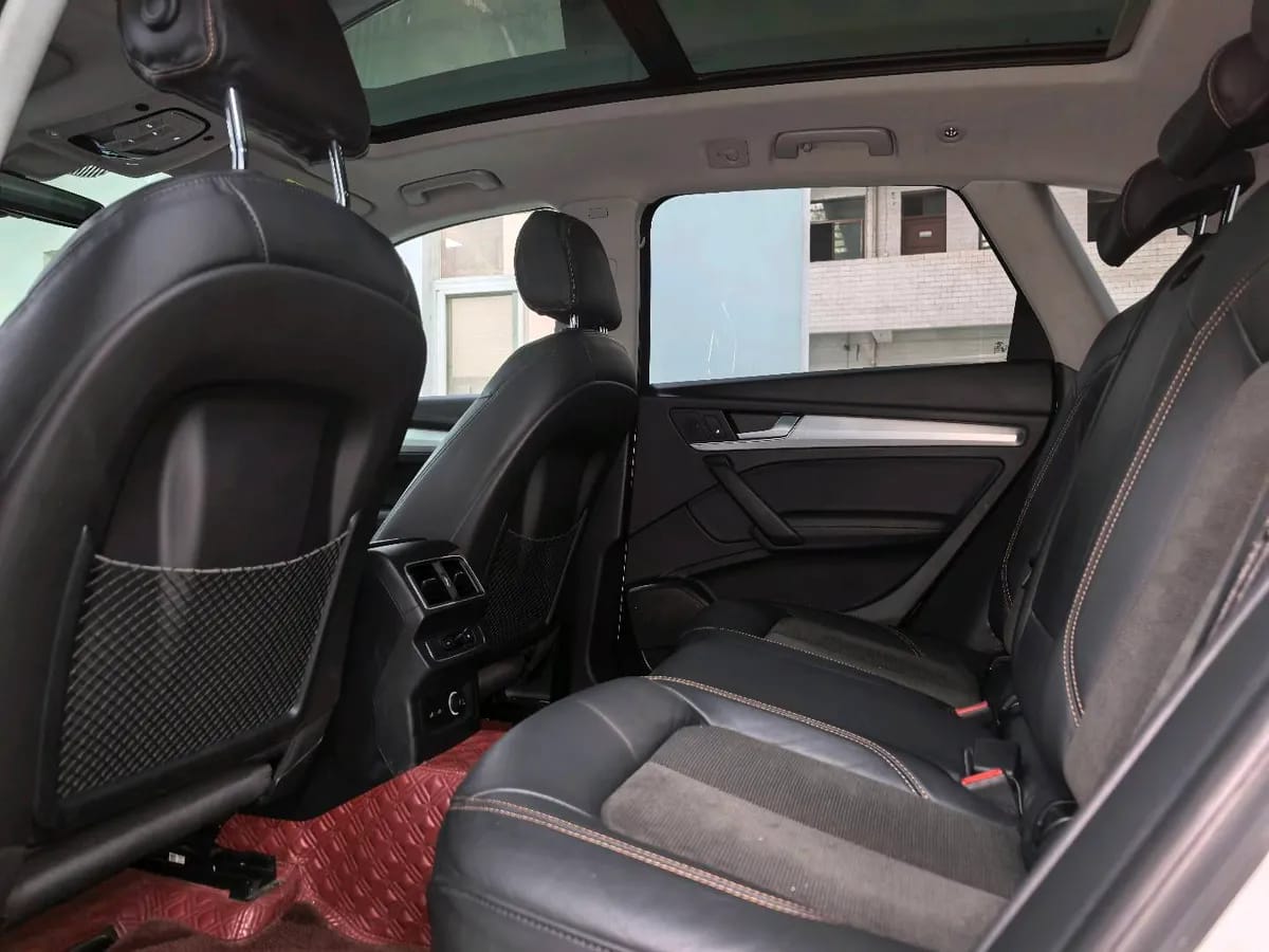 Audi Q5L 2020 8
