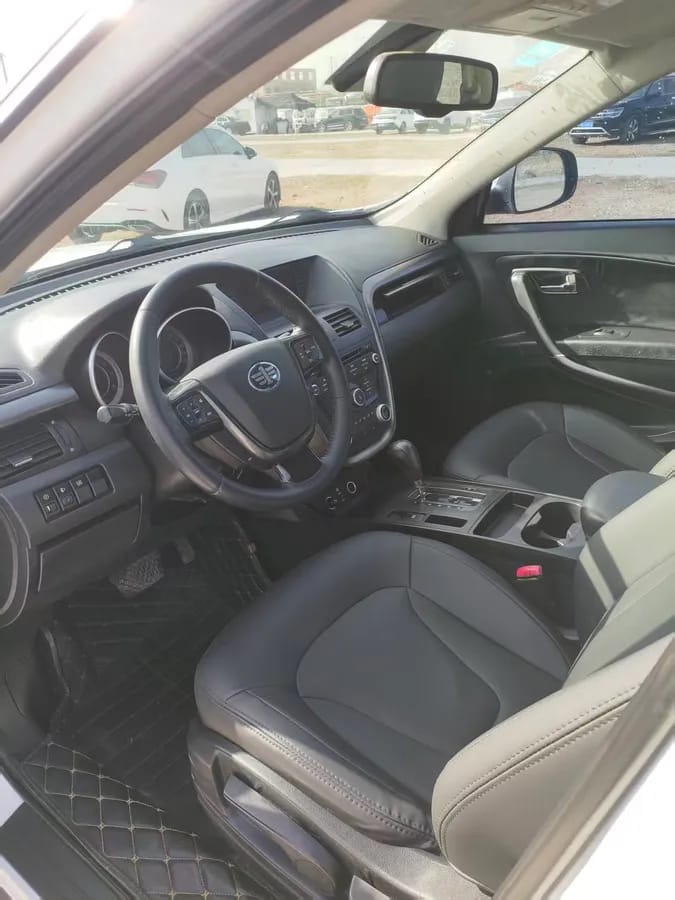 Bestune X80 2015 9