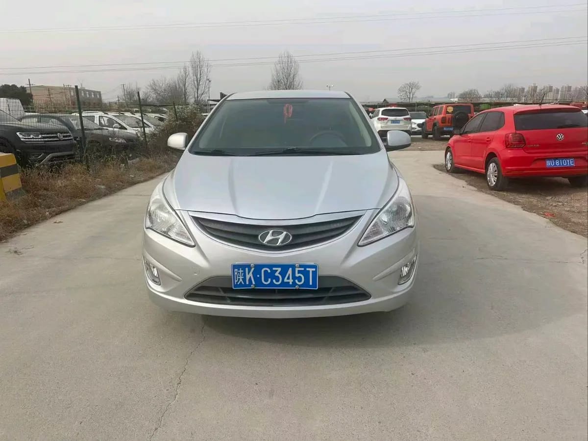 Hyundai Verna 2010 1