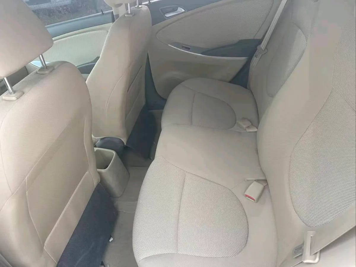 Hyundai Verna 2010 5