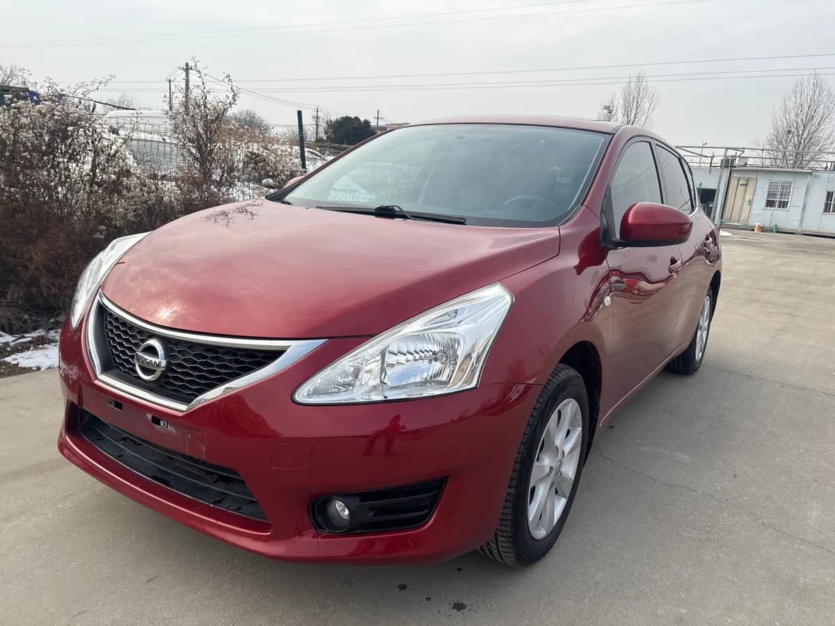 Nissan Tiida 2006