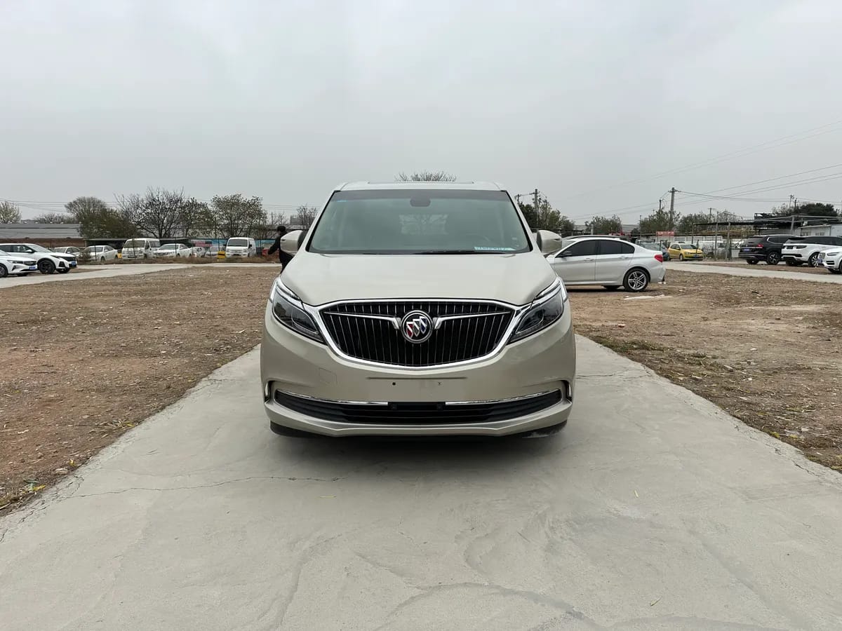 Buick GL8 2017 3