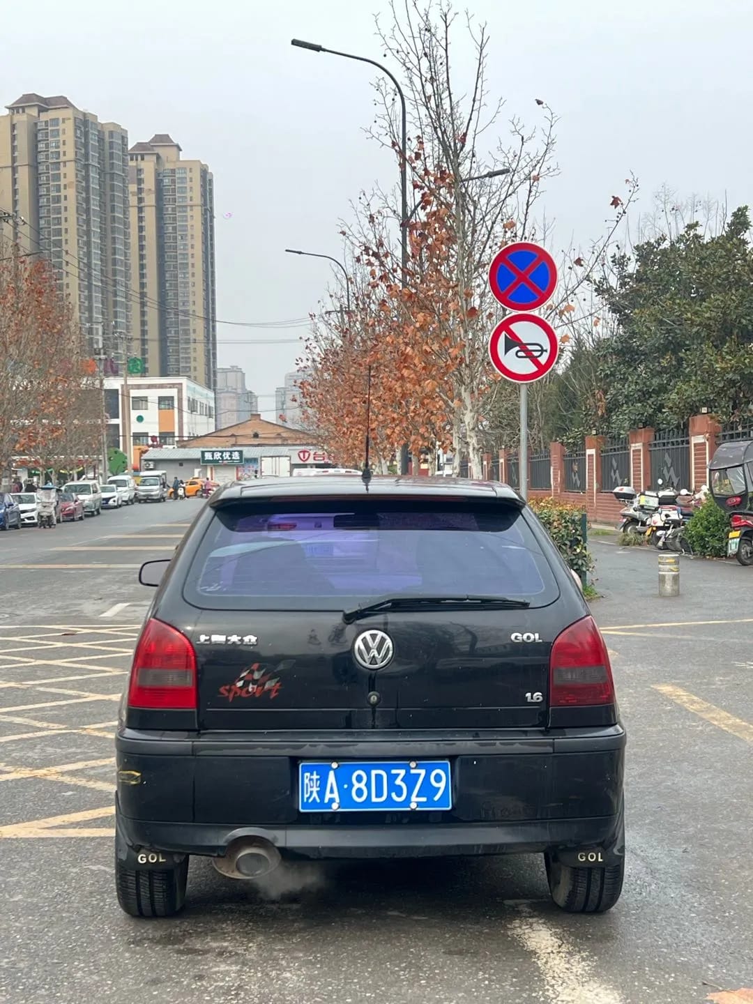 Volkswagen 2004 4