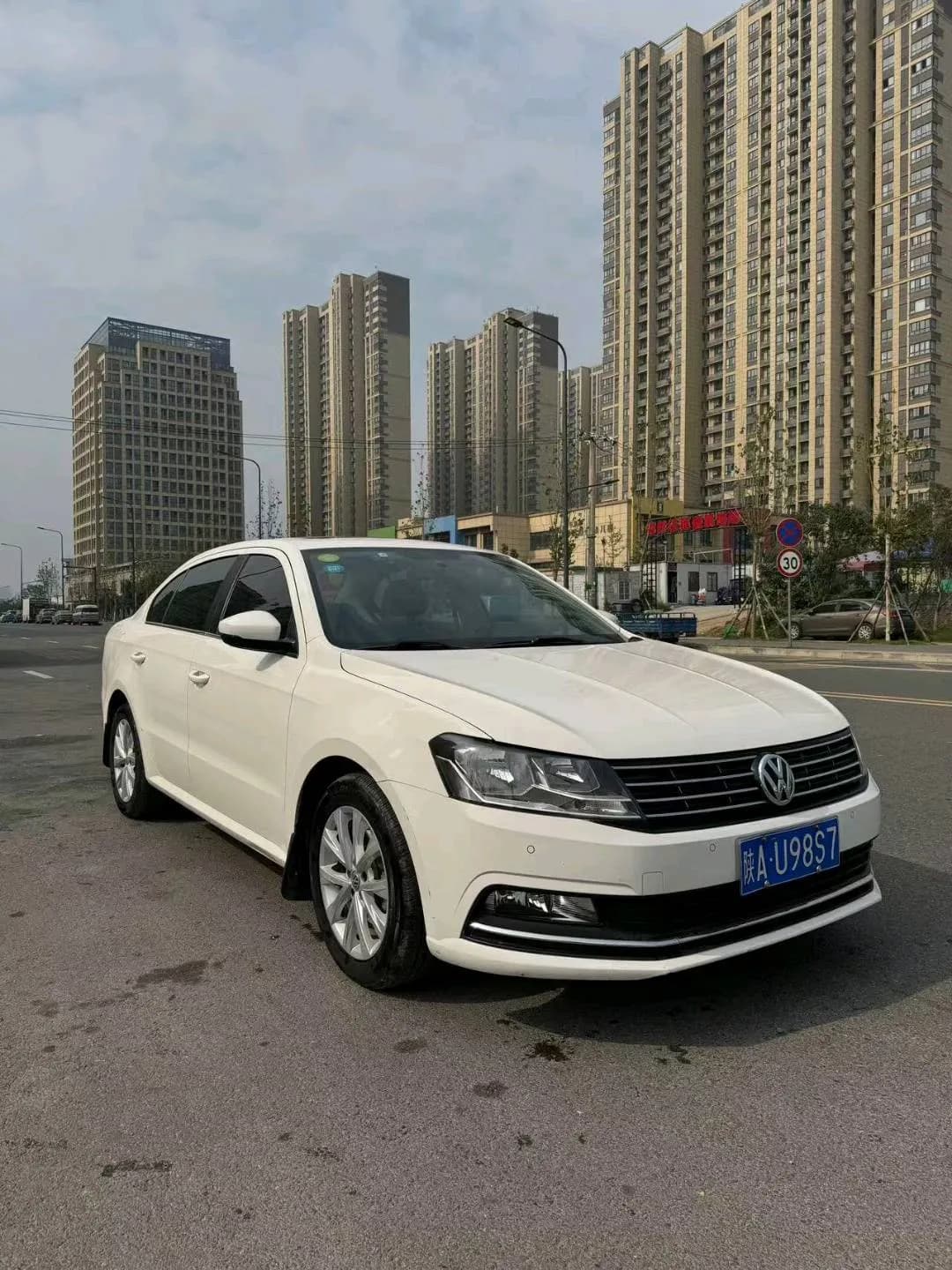 Volkswagen Lavida 2015