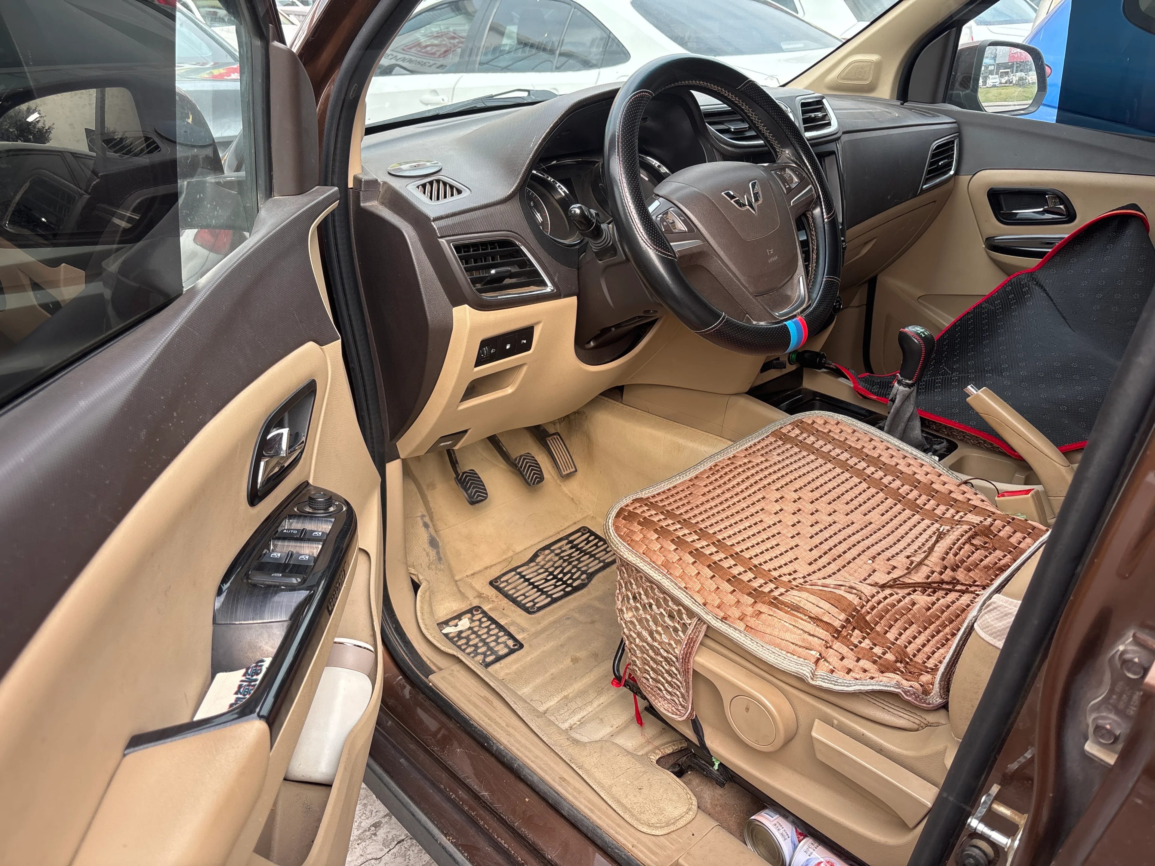 Wuling Hongguang 2015 2