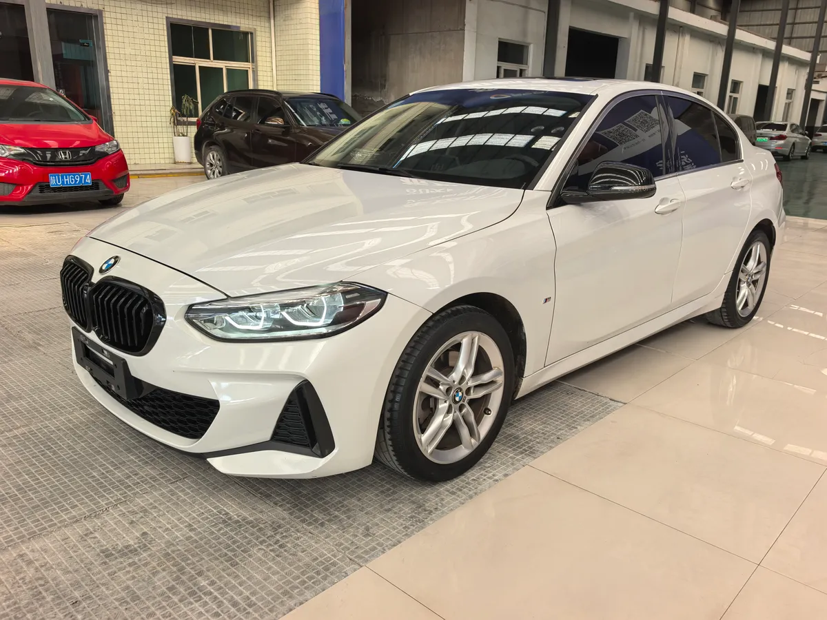 BMW 1 2021 120i M