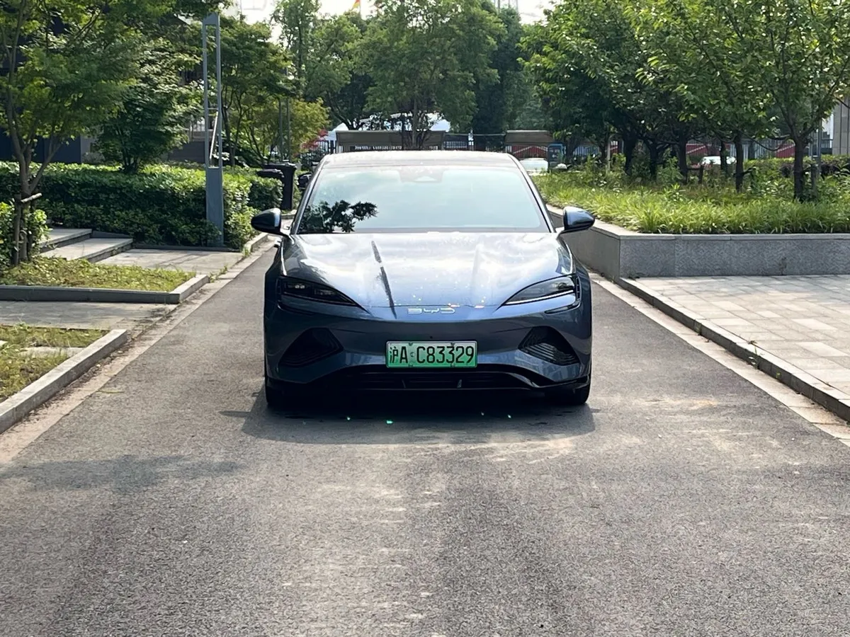 BYD 2023 700km