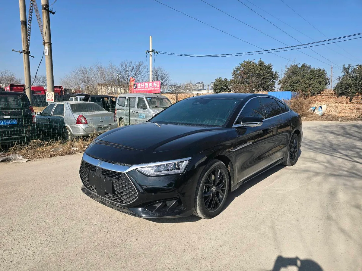 BYD 2024 DM-i 121KM