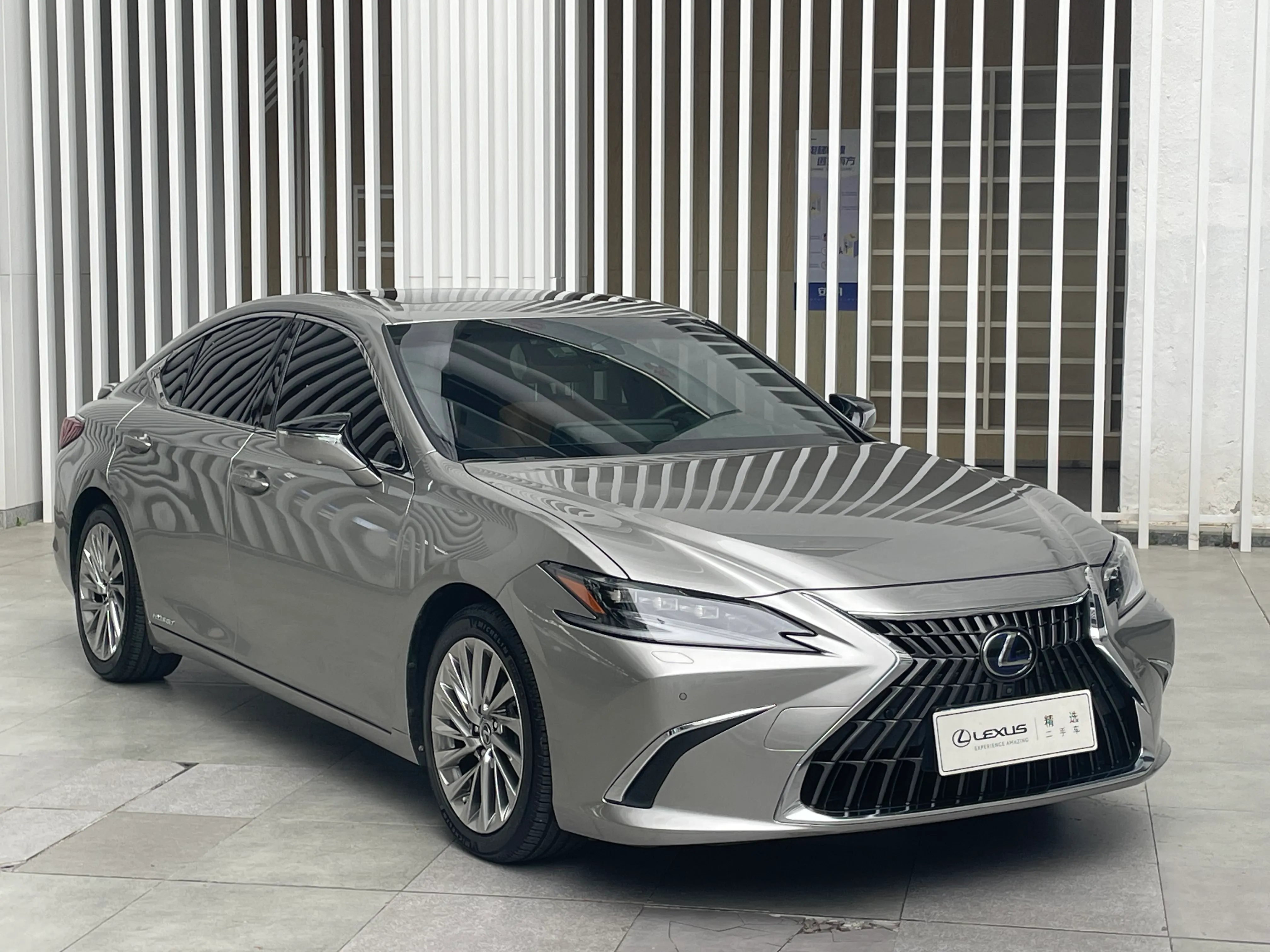 Lexus ES 2021