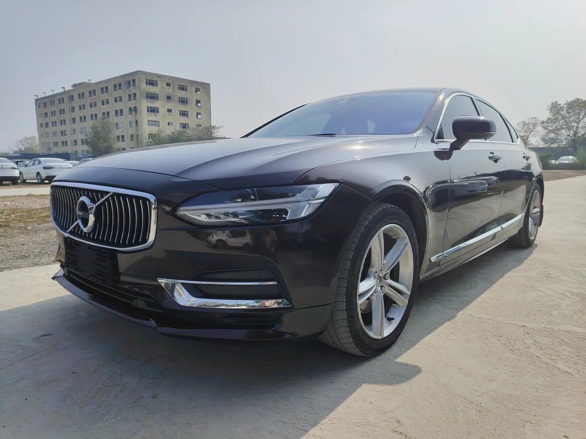 Volvo S90 2019 T4