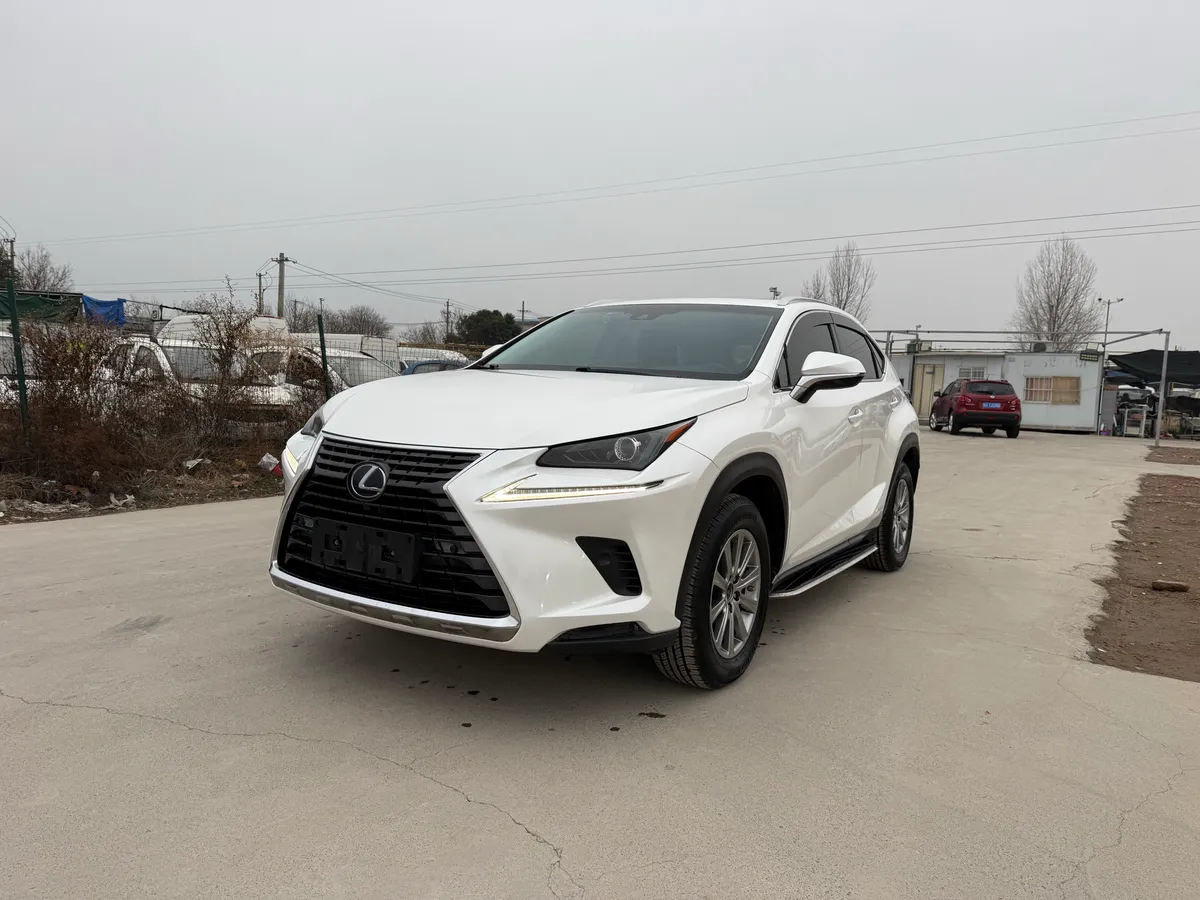 Lexus NX 2018 300h V