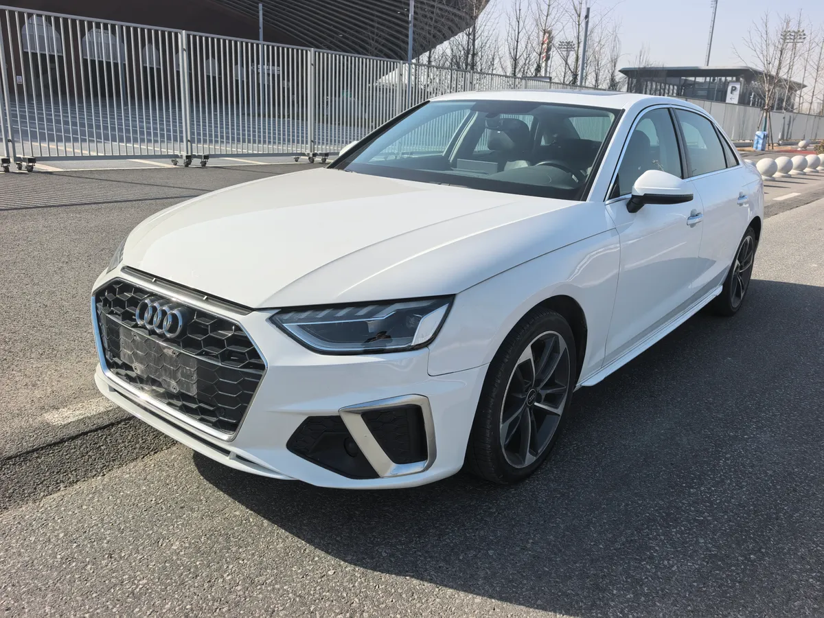 Audi A4L 2023 40 TFSI