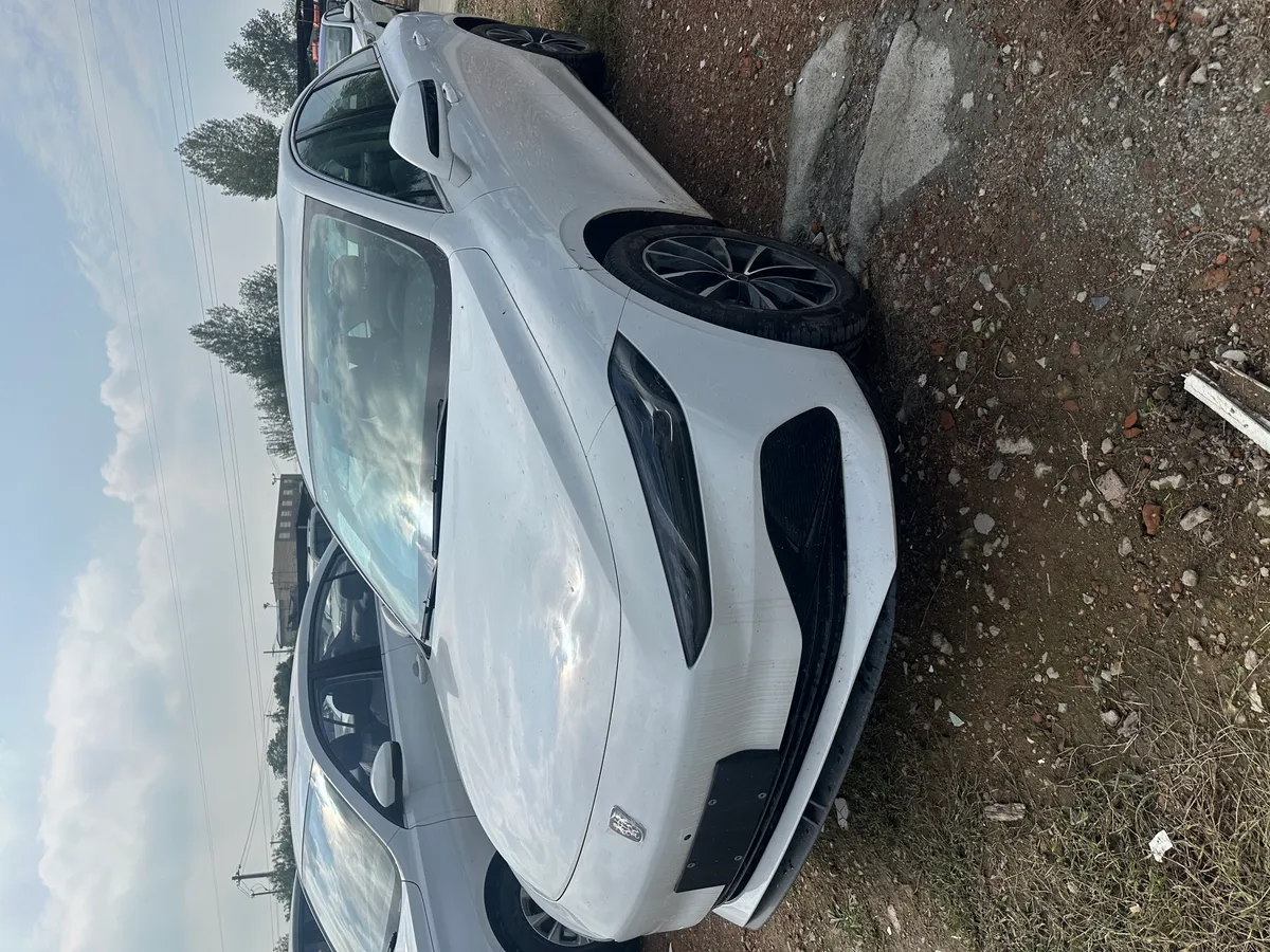 Roewe D7 2025 DMH 125km
