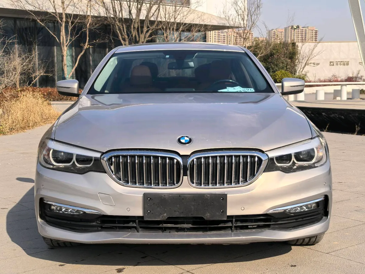 BMW 5 2018 528Li