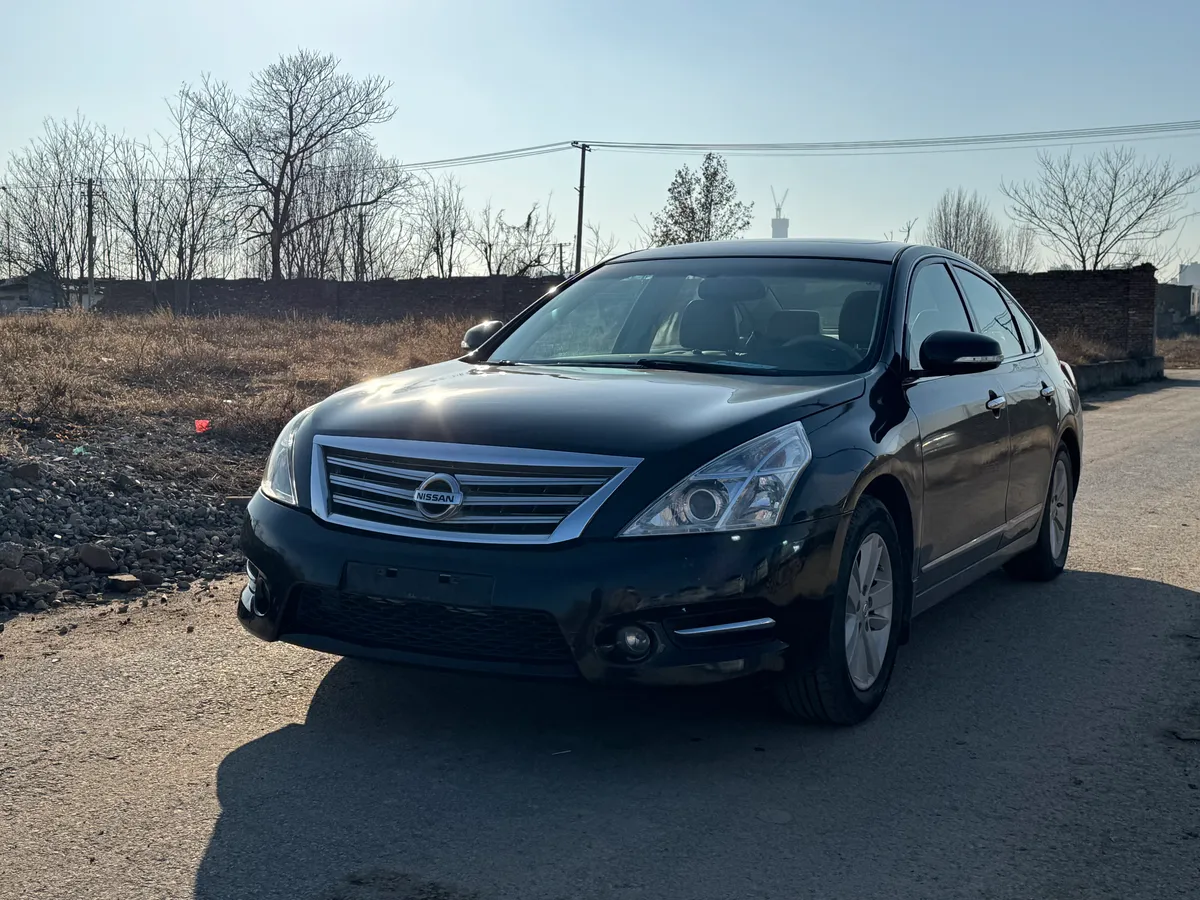Nissan 2011 2.0L XL