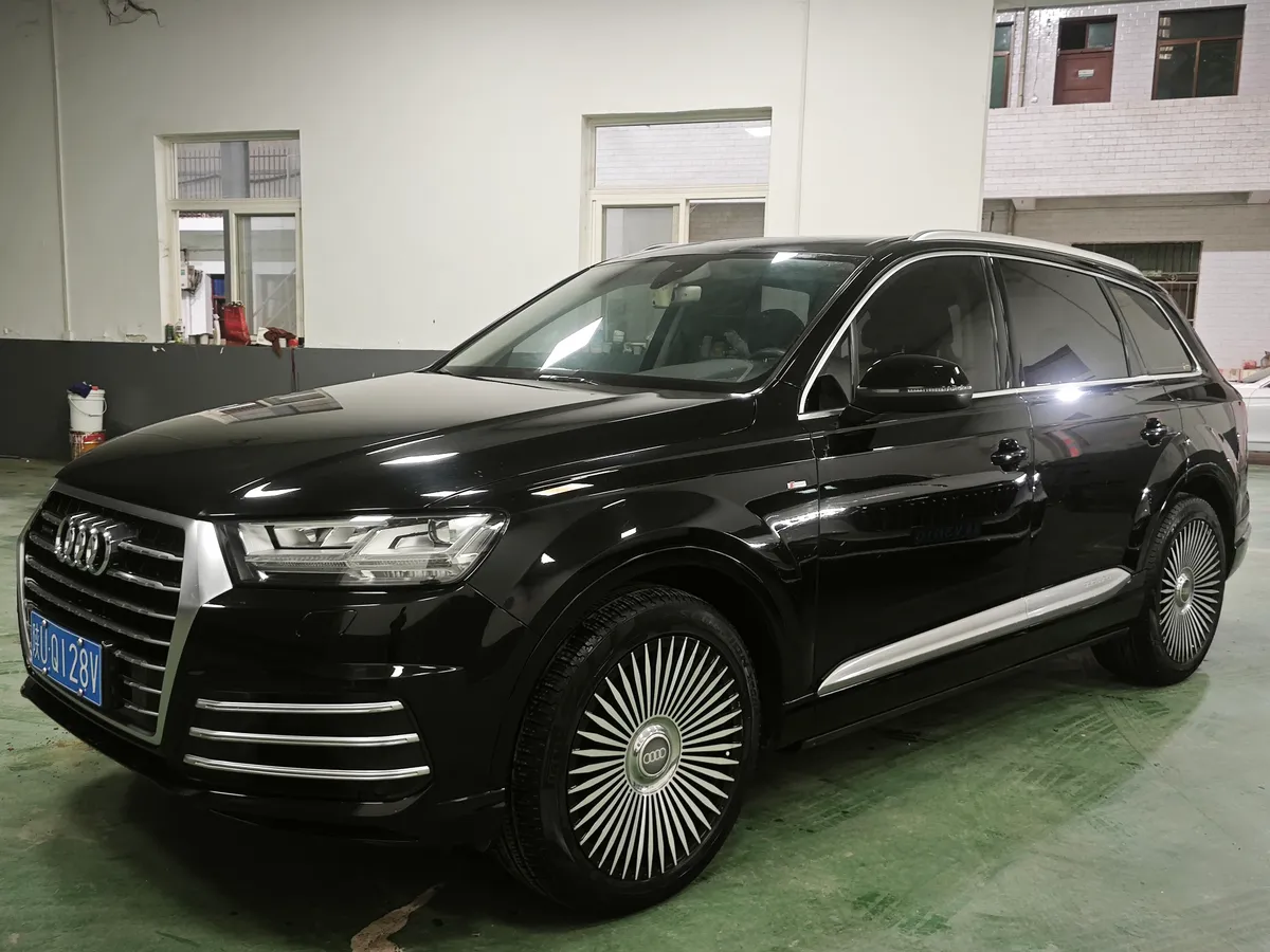 Audi Q7 ( ) 2016 40 TFSI S line