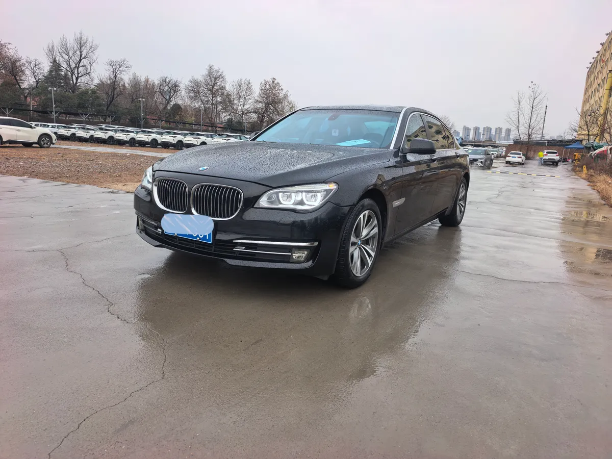 BMW 7 2011 730Li
