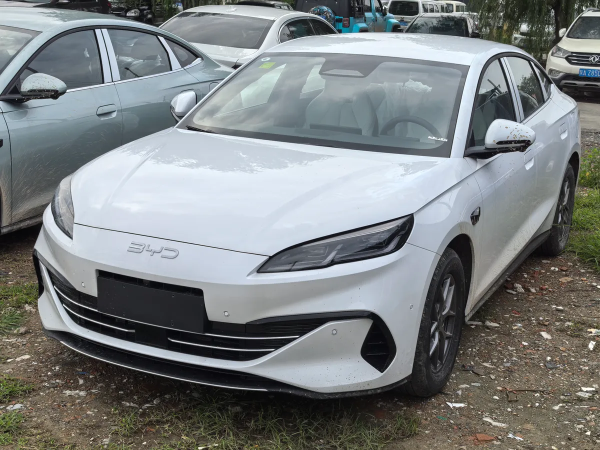 BYD 06 2025 DM-i 80KM