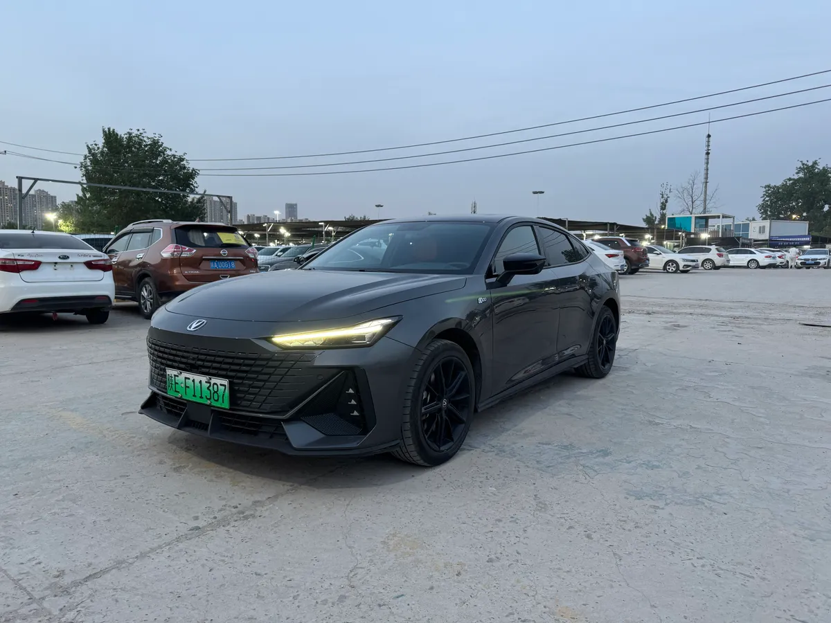 Changan UNI-V iDD 2023 iDD 1.5T 113km
