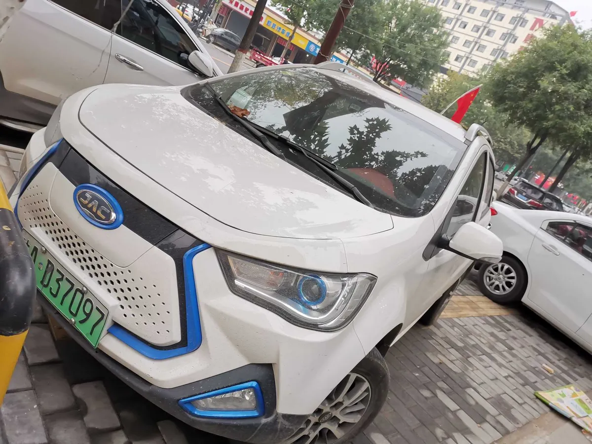 JAC iEV 2017 iEV4