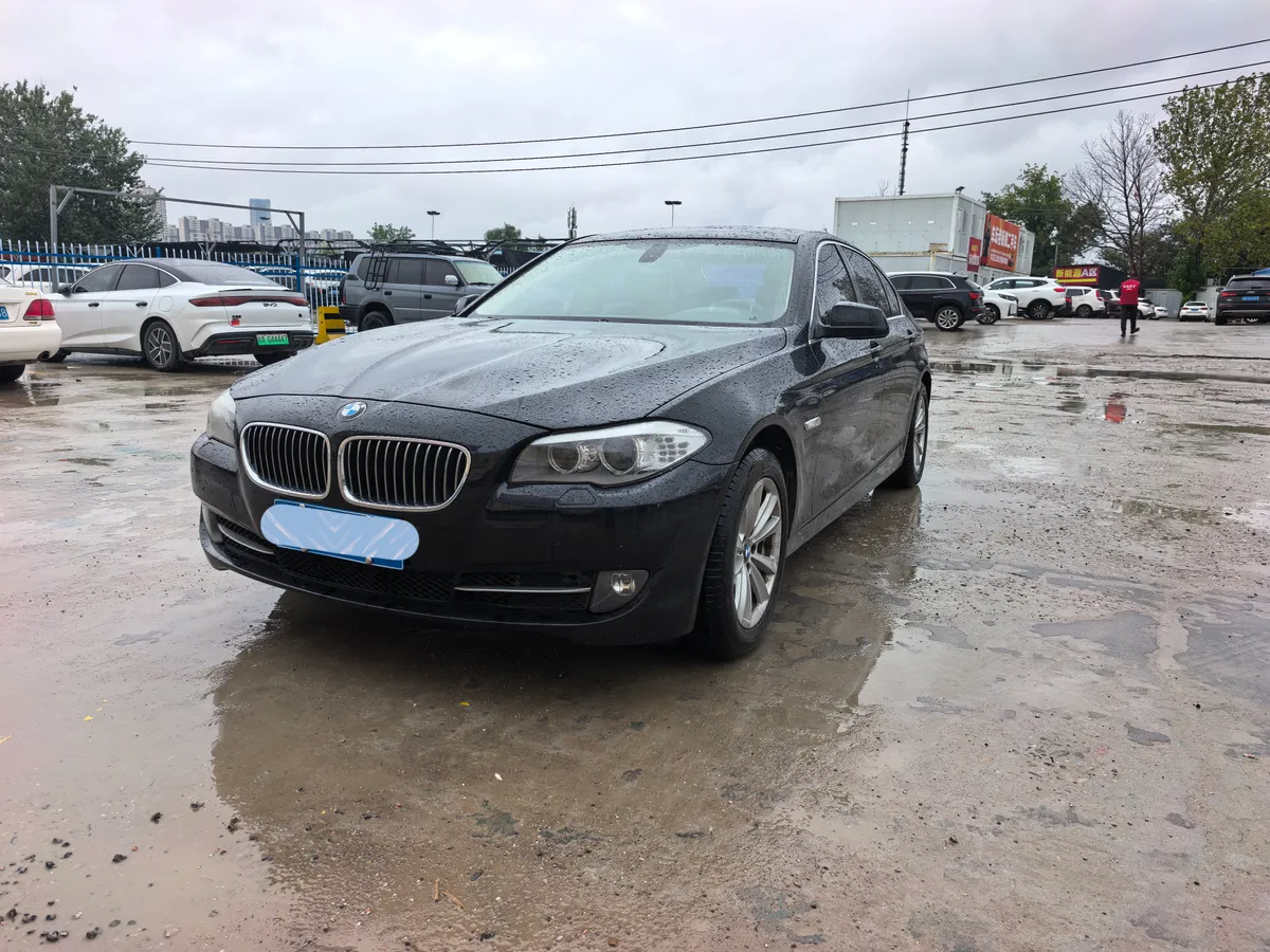 BMW 5 2012 523Li