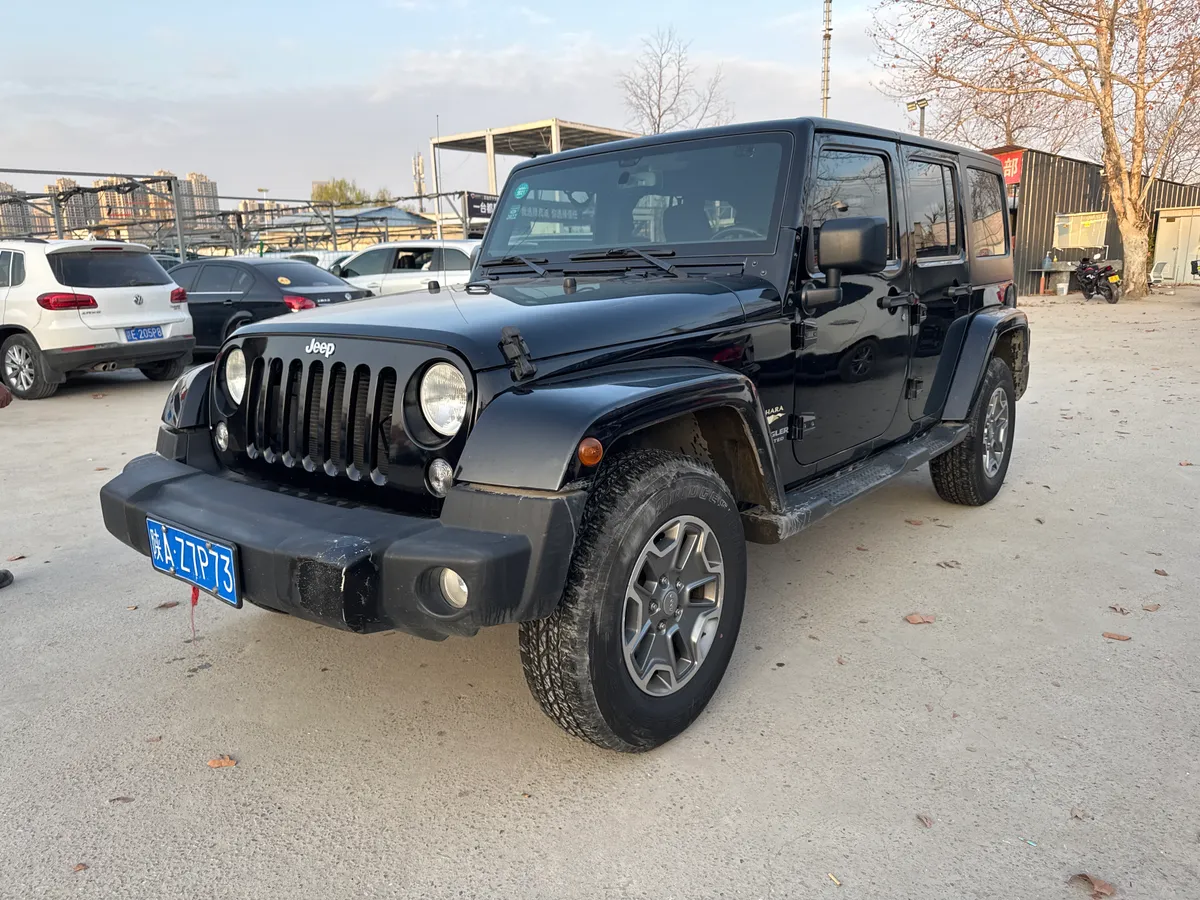 Jeep 2015 3.0L Sahara