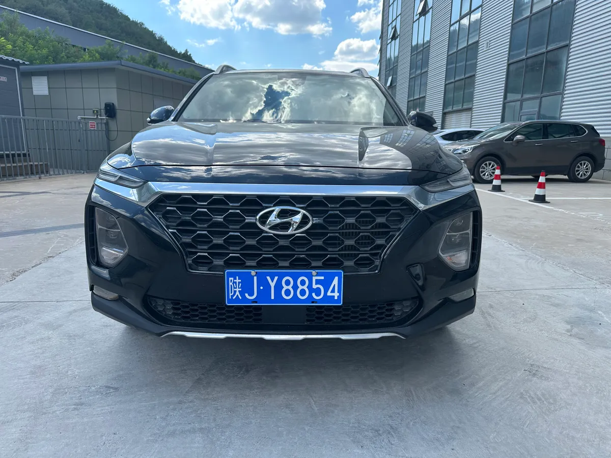 Hyundai 2019 380 TGDi DLX (HTRAC) V