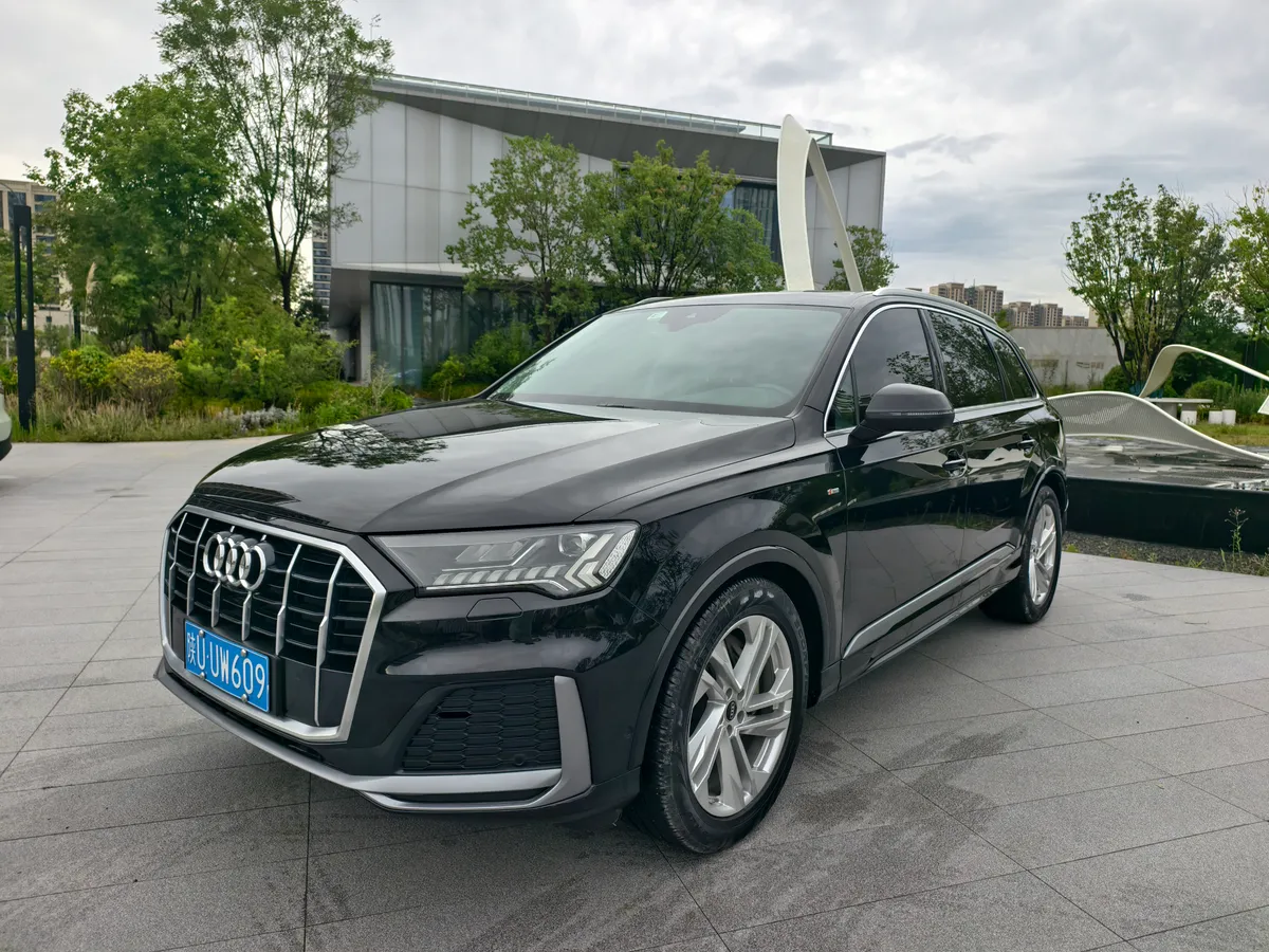 Audi Q7 2021 45 TFSI quattro S line