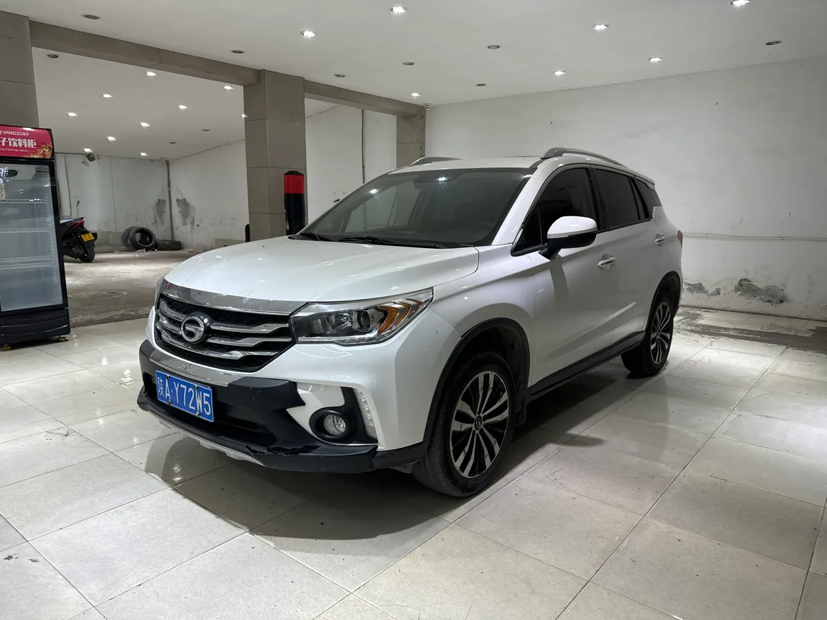 GAC Trumpchi GS4 2015
