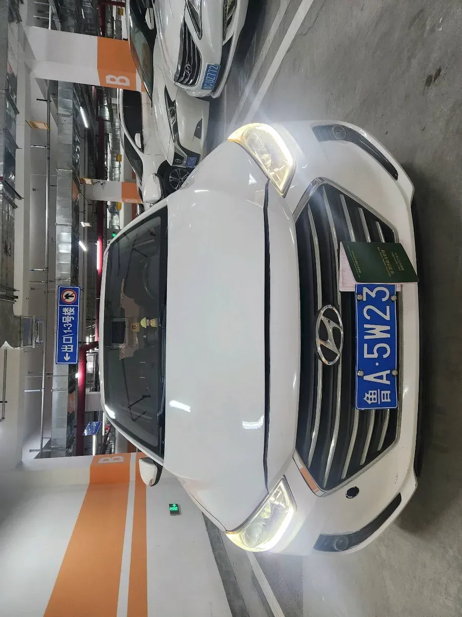 Hyundai 2016 1.4T ·
