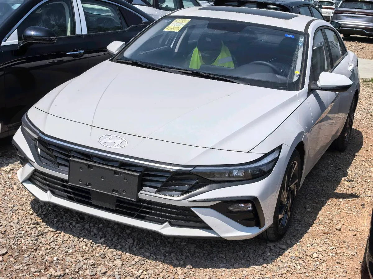 Hyundai 2022 1.5L CVT LUX