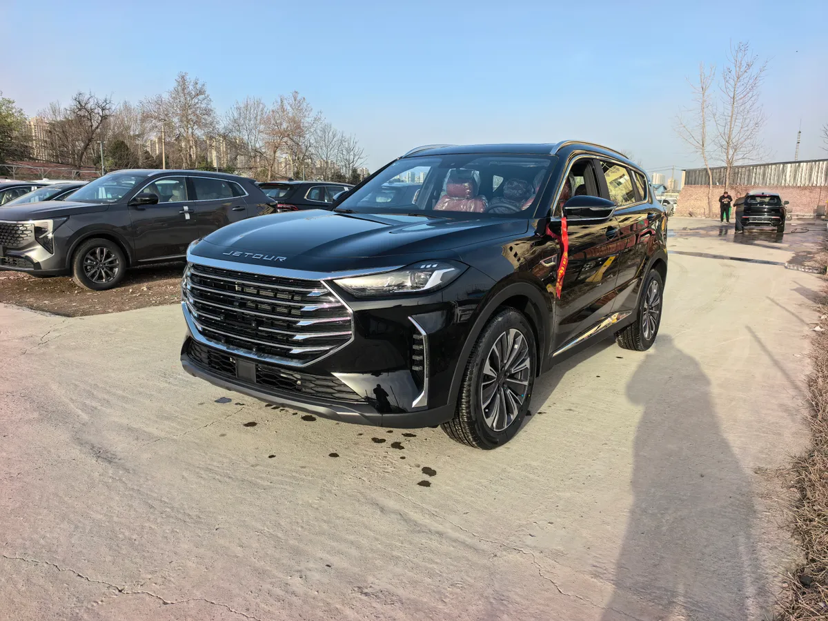 Jetour X70 PLUS 2025 1.5T CVT PRO 7