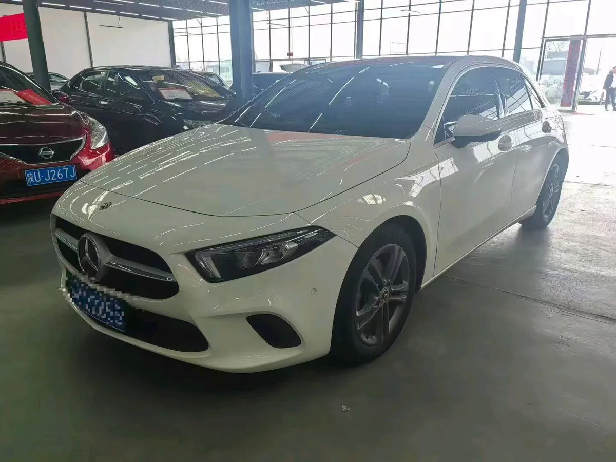 Mercedes-Benz A ( ) 2019 A 200