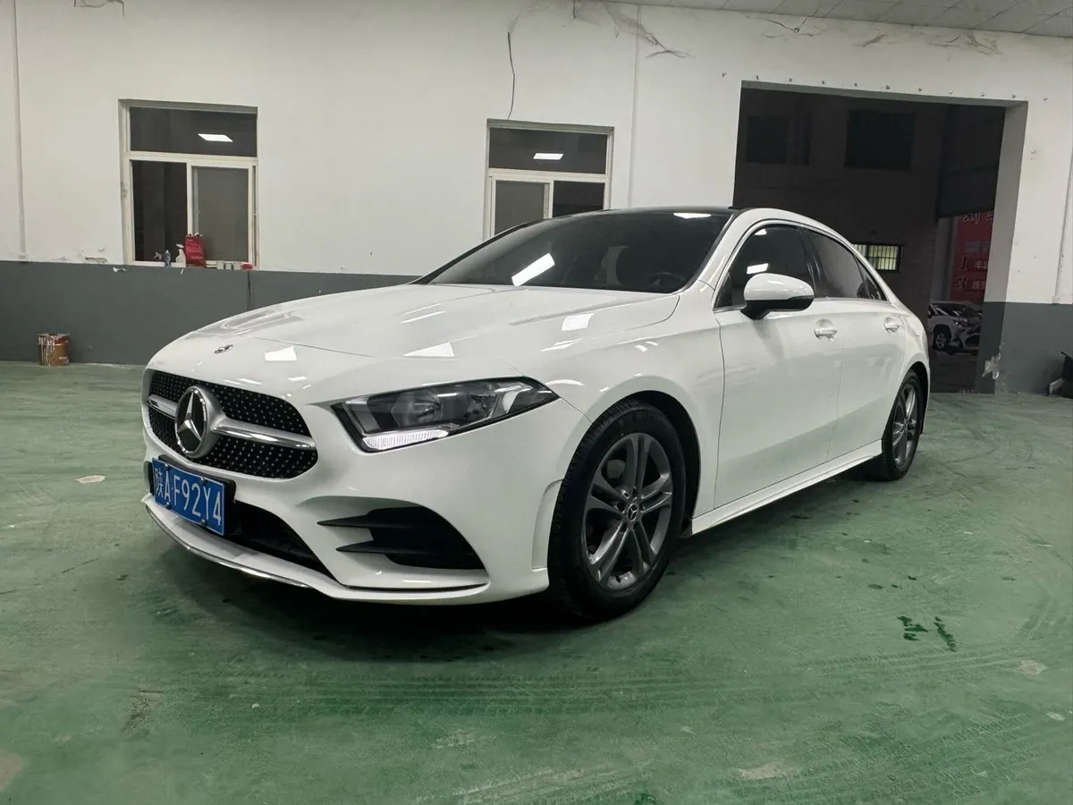 Mercedes-Benz A 2022 A 180 L