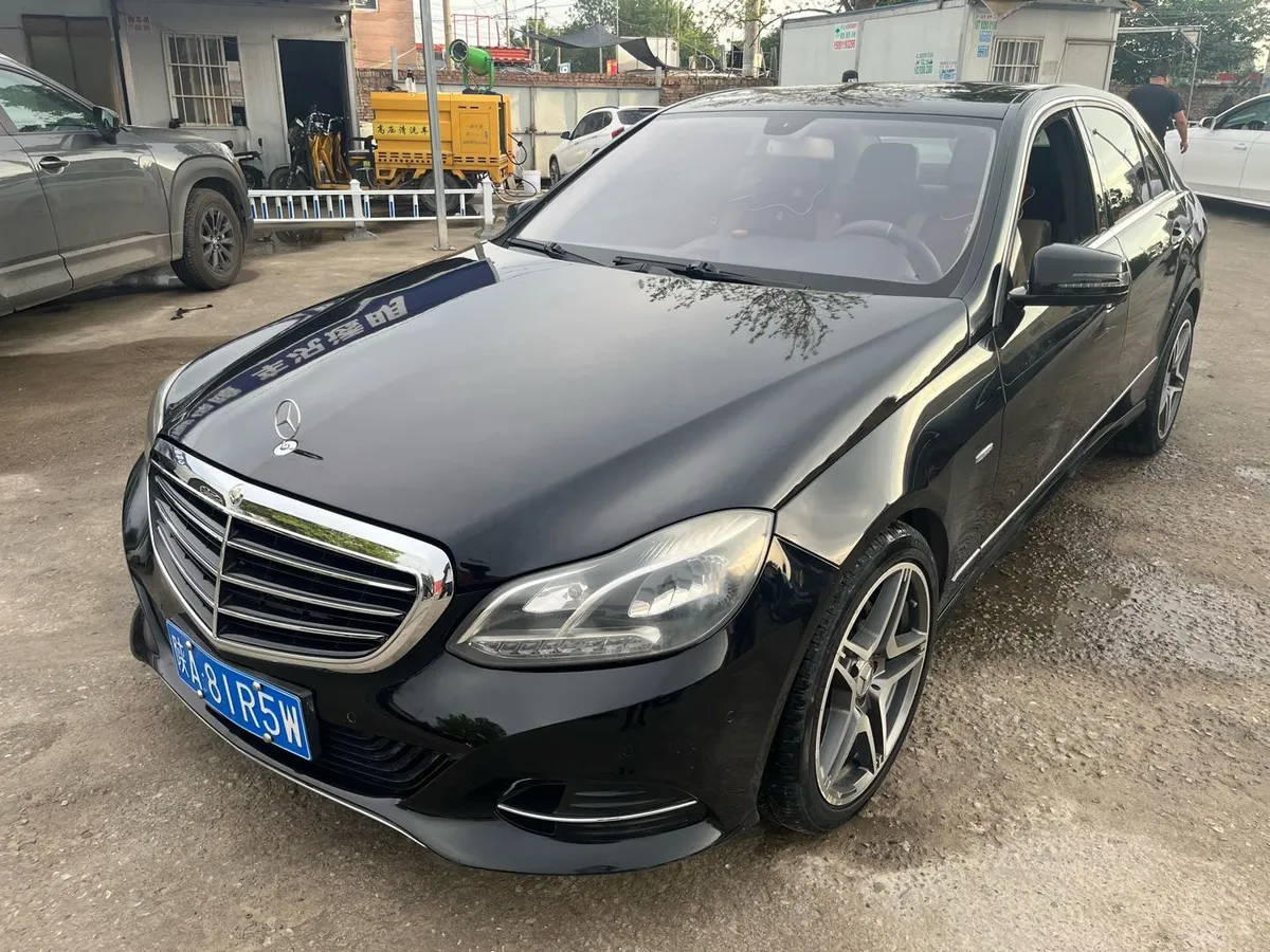 Mercedes-Benz E ( ) 2010 E 260 CGI