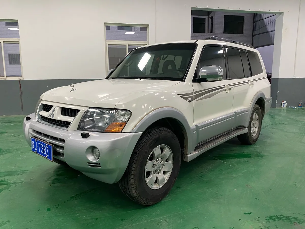 Mitsubishi 2011 V73 3.0L AT GLS