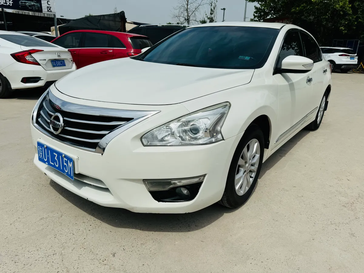 Nissan 2015 2.0L XL Upper