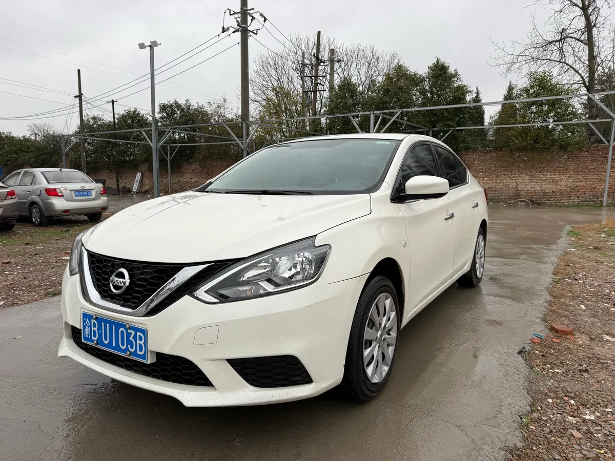 Nissan 2022 1.6XE CVT