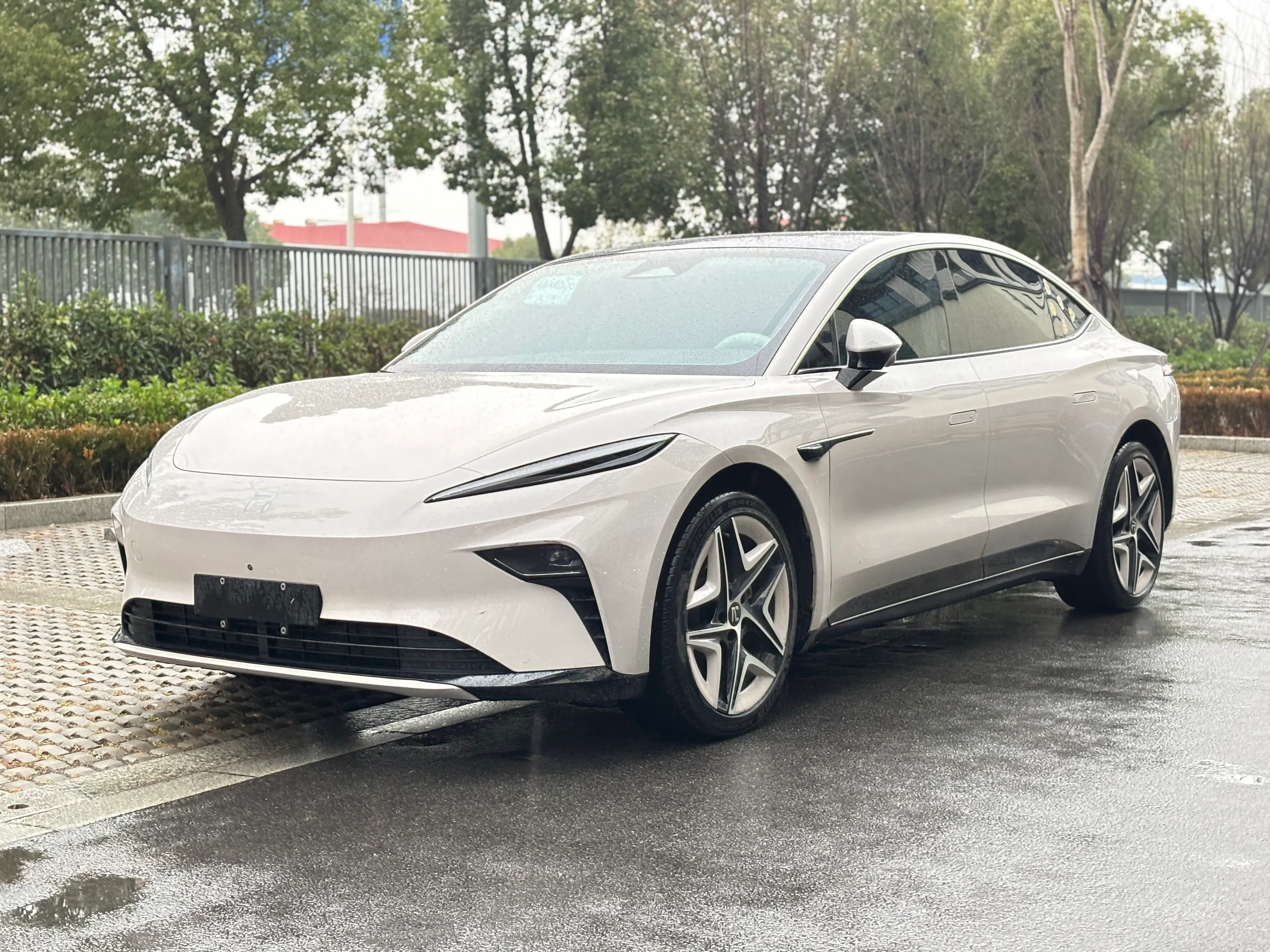 Roewe Rising Auto F7 2023