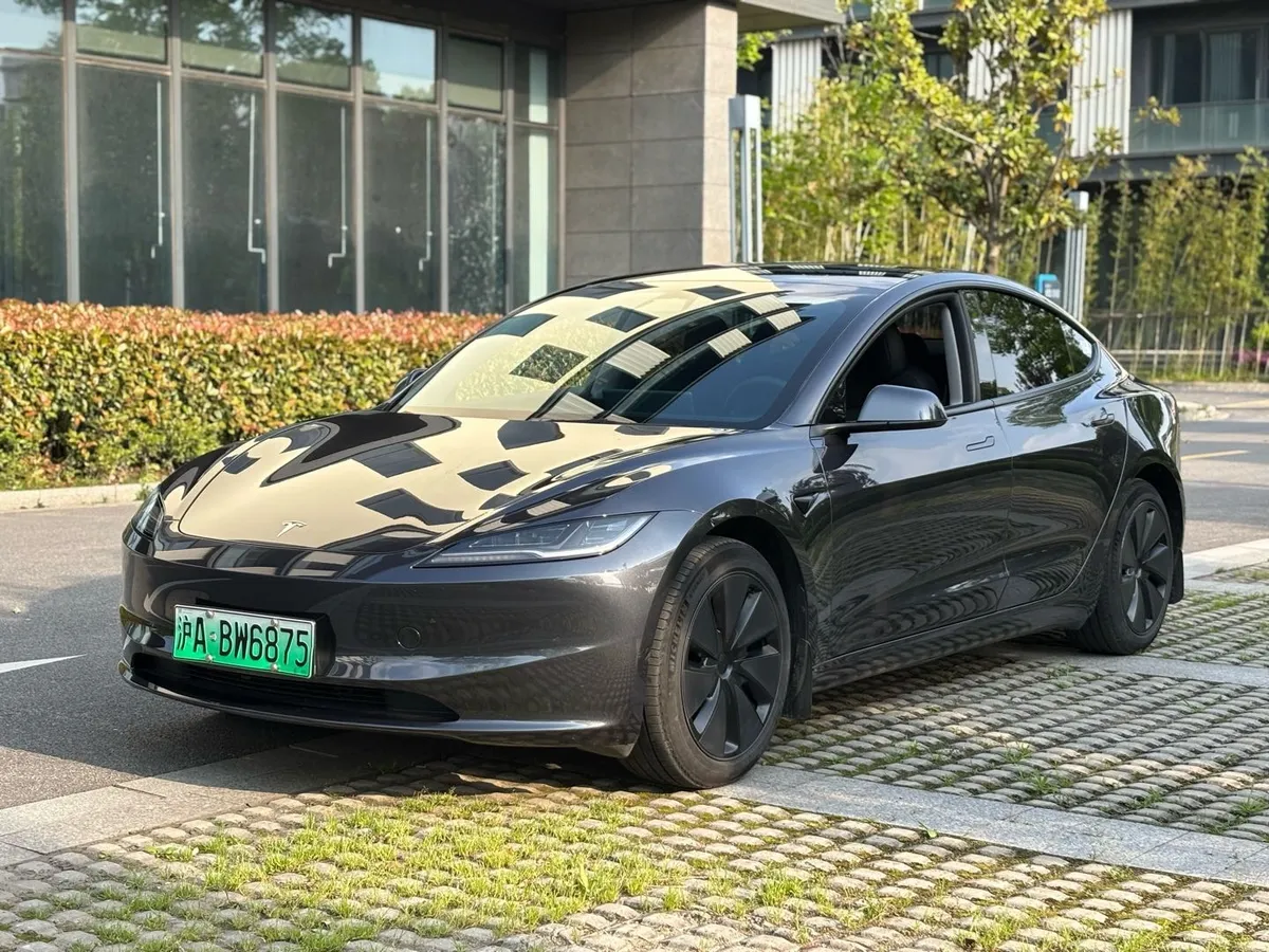 Tesla Model 3 2023