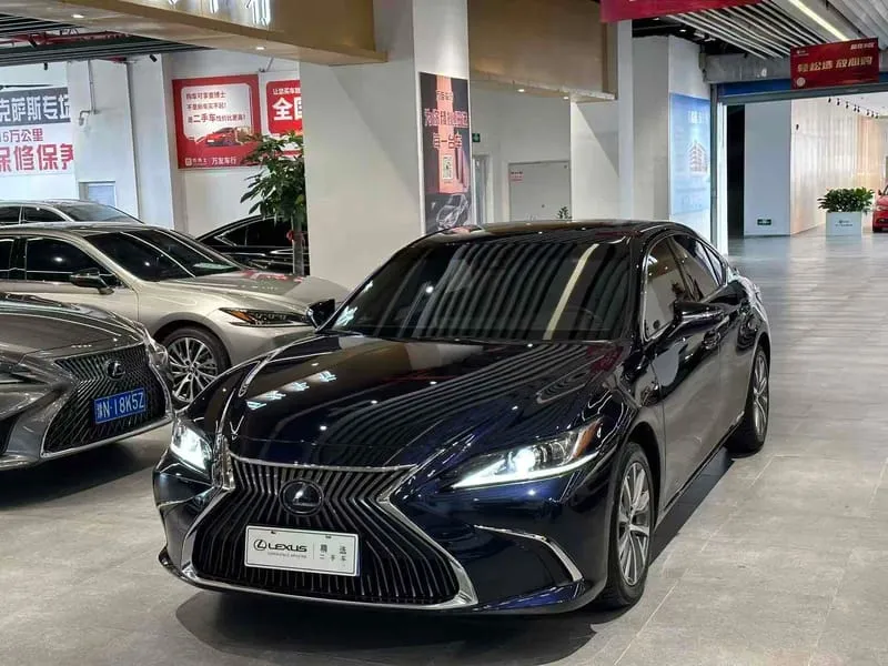 Lexus ES 2018
