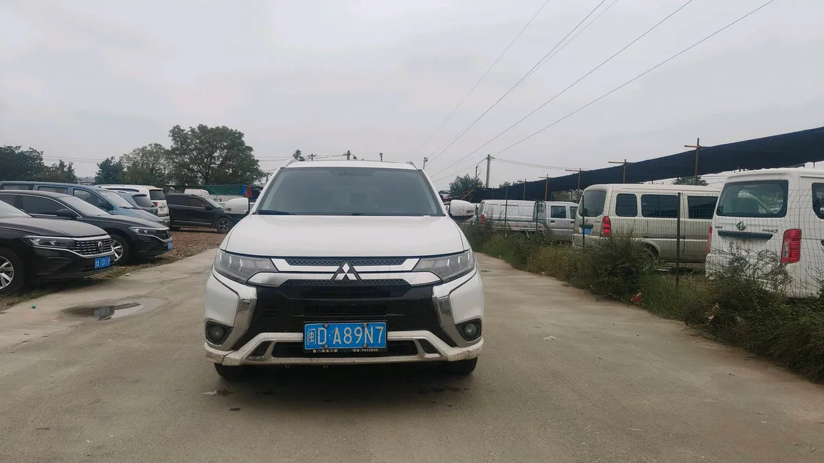 Mitsubishi Outlander 2021