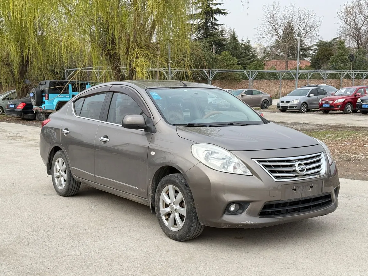 Nissan Sunny 2011