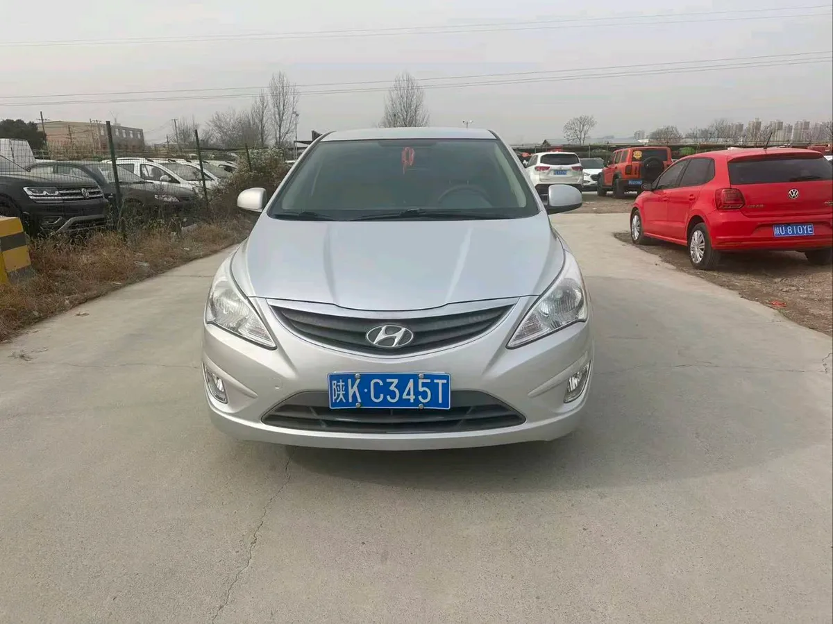 Hyundai Verna 2010