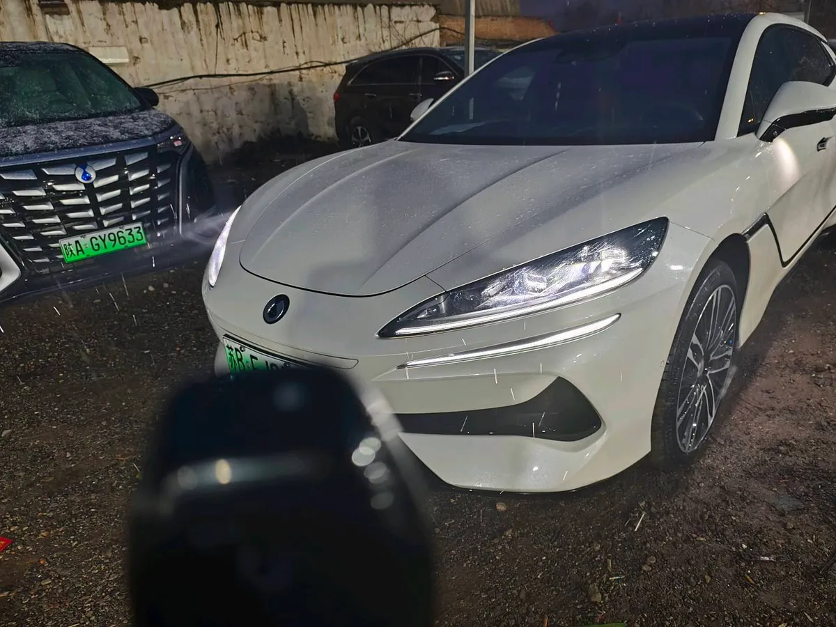 Denza Z9GT 2024 1100 4WD Ultra