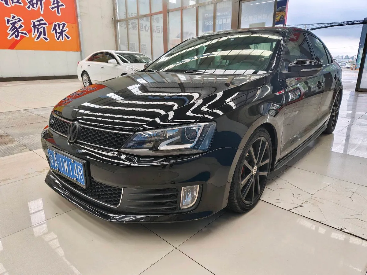 Volkswagen Sagitar 2013