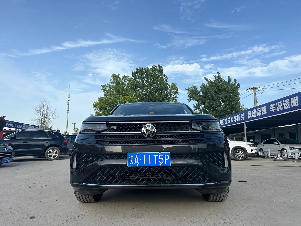 Volkswagen 2023 380TSI R-Line