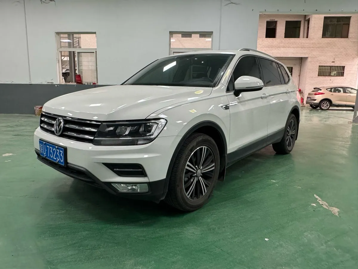 Volkswagen L 2020 330TSI VI