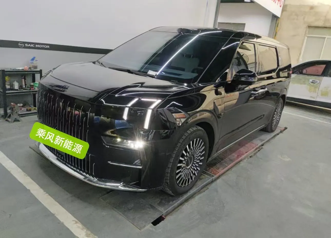 Zeekr 009 2024 4WD 108kWh
